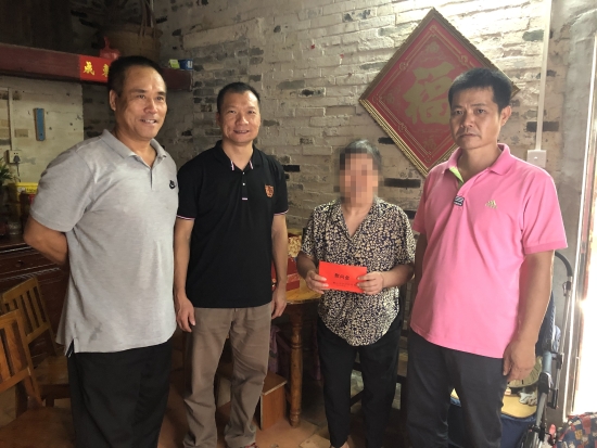 已处理1568365700723林书记到玉桥村委会召开创文、维稳会议并上门慰问帮扶对象2.jpg