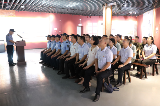 6图为2020年7月17日，鹤山市退役军人事务局全体党员、95112部队指战员和退役军人党员代表共40人，在鹤山市烈士陵园开展“守初心、担使命——国门卫士传承红色基因”主题党日与国防教育活动.JPG