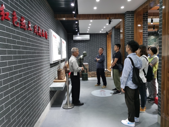 已处理1624350830988礼乐街道办参观.jpg