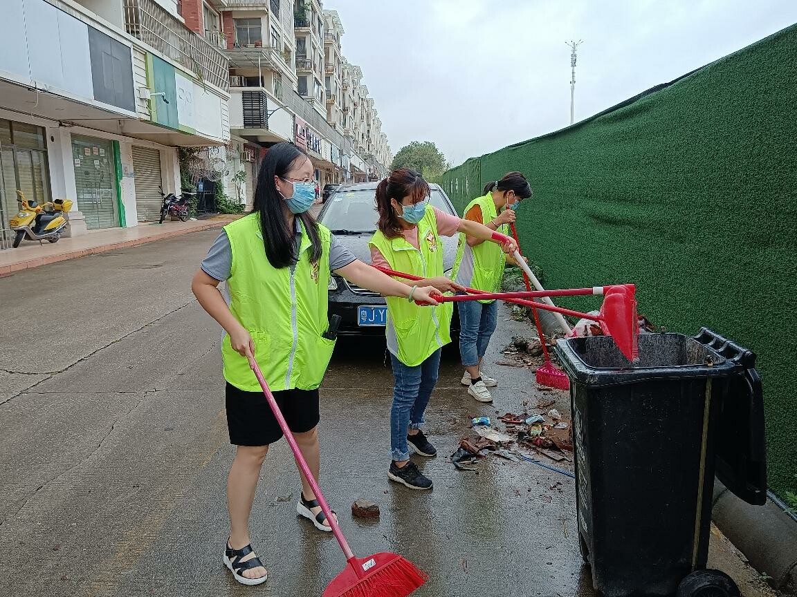 明瓯社区：开展“清垃圾·除破烂”清理活动