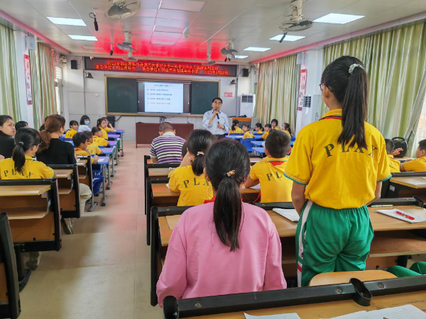 4.20 鹤山市科协、市教育局组织开展江门市“大手拉小手，科普报告希望行”暨弘扬时代新风科普宣讲（鹤山专场）活动 9.png