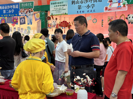 4.合成小学手工春卷制作.jpg