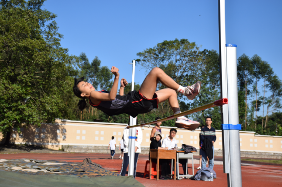 17 纪元中学·腾跃,信心与斗志激荡.jpg