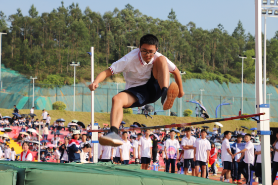 18 昆仑学校·跳高比赛2.JPG