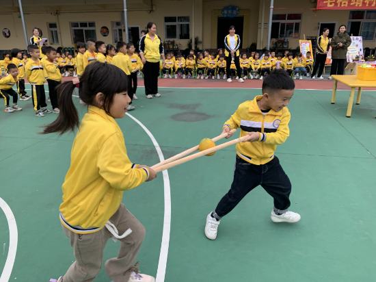 23宅梧靖村小红幼儿园·一举“橙”名.jpg