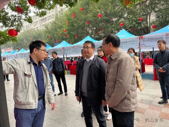已处理17102100143402副市长李军权（中）.jpg