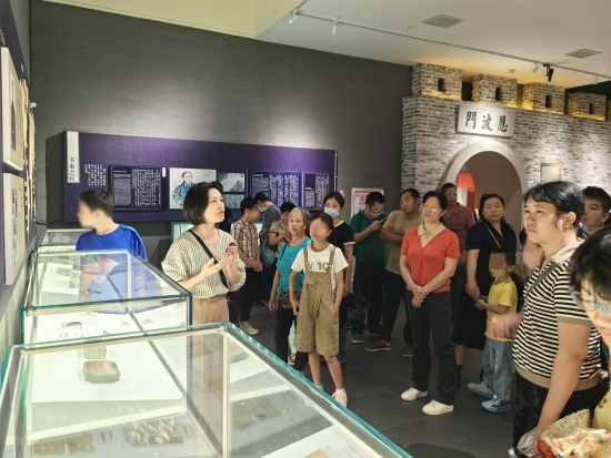 已处理1716374736288鹤山市残疾人文化进家庭“五个一”项目活动之参观鹤山市博物馆2.jpg
