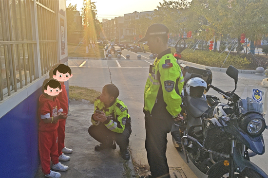 帮助走失小孩找回家人 (1).jpg