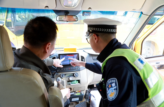 校车 (2).JPG