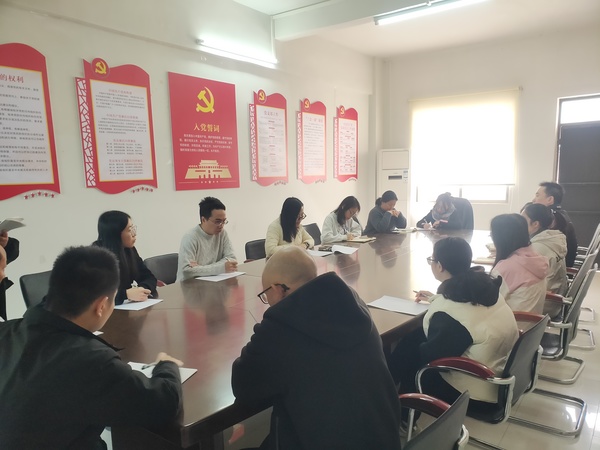 鹤山市交通运输局党员干部到道路运输企业上党课.jpg