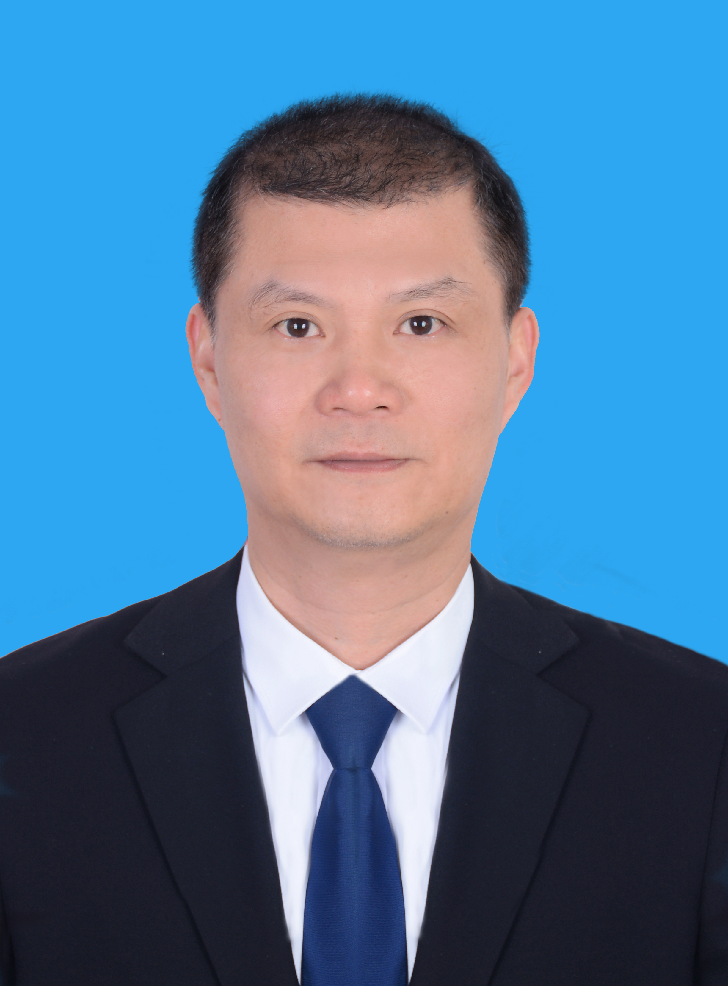 陈世杰（蓝底）.jpg