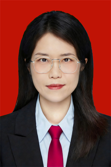 孙翠雯（红底）.jpg