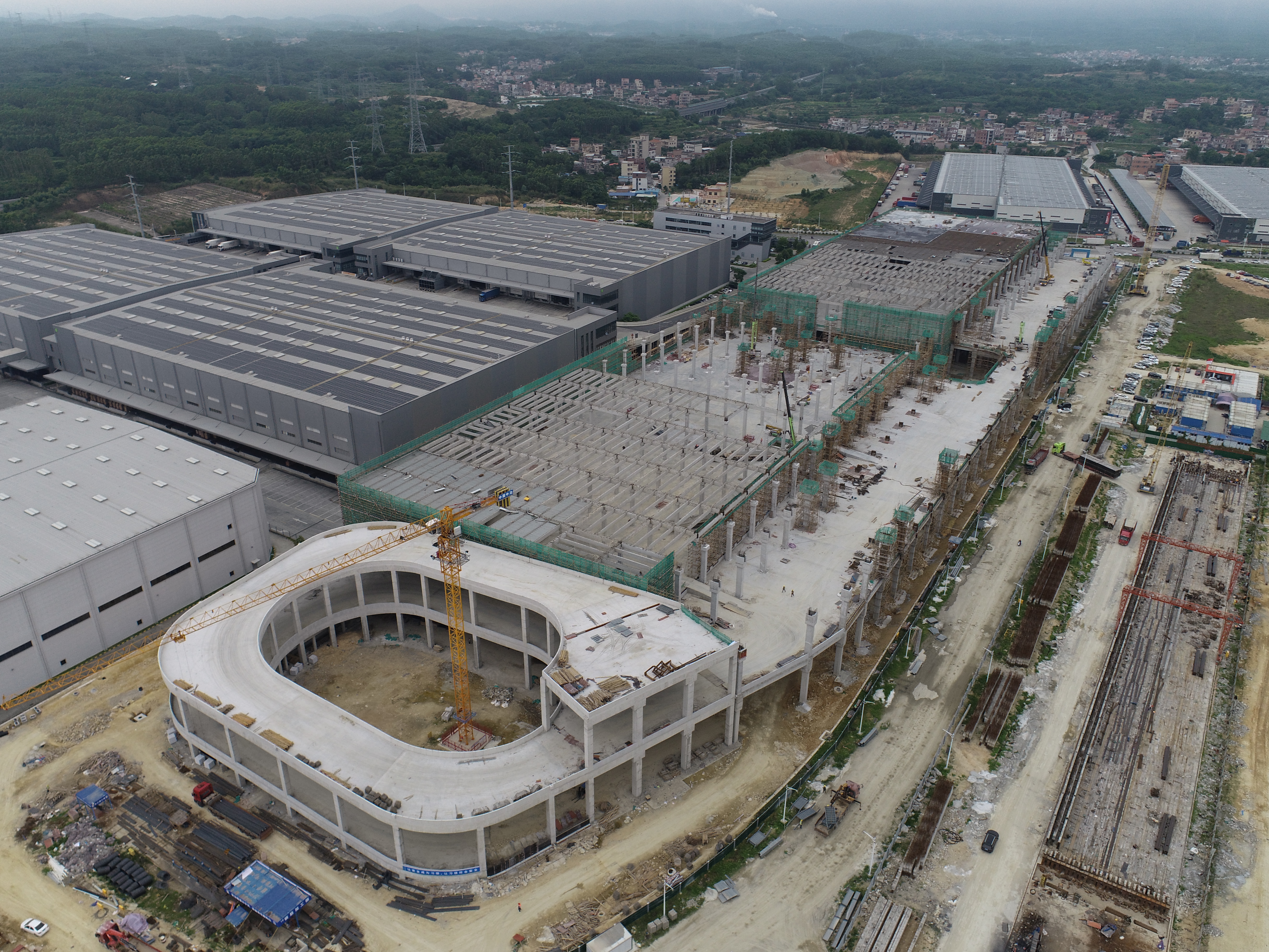 12.中欧班列喂给站智慧物流基地项目(2).JPG
