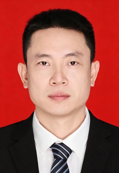 杨超明（红底）.jpeg