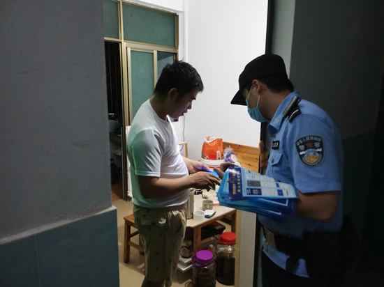 深化“两队一室”  基层警务开启“高效集约”模式 (4).jpg