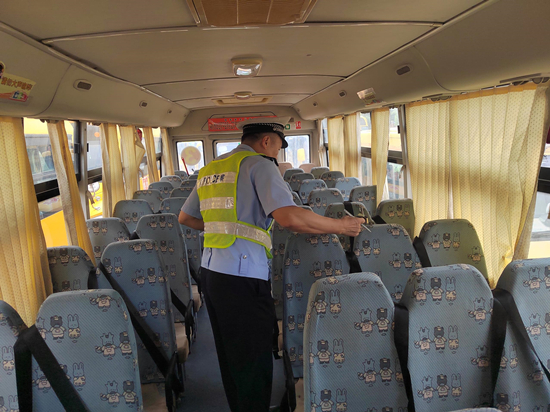 校车检查 (9).jpg