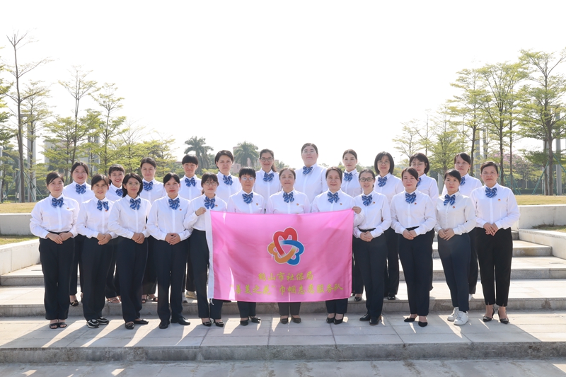 鹤山市社保局服务大厅女职工集体照(1)_副本.jpg