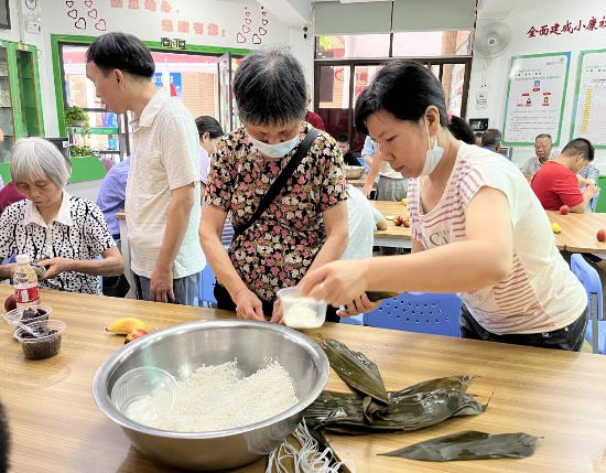  暖暖粽飘香——沙坪街道开展形式多样的端午节主题活动_2