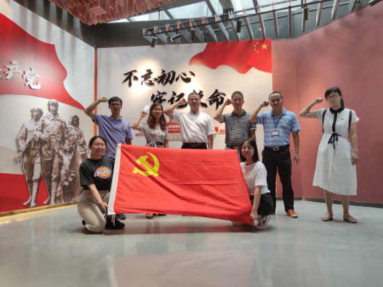 10图为各级机关企事业单位等开展主题党日活动.jpg