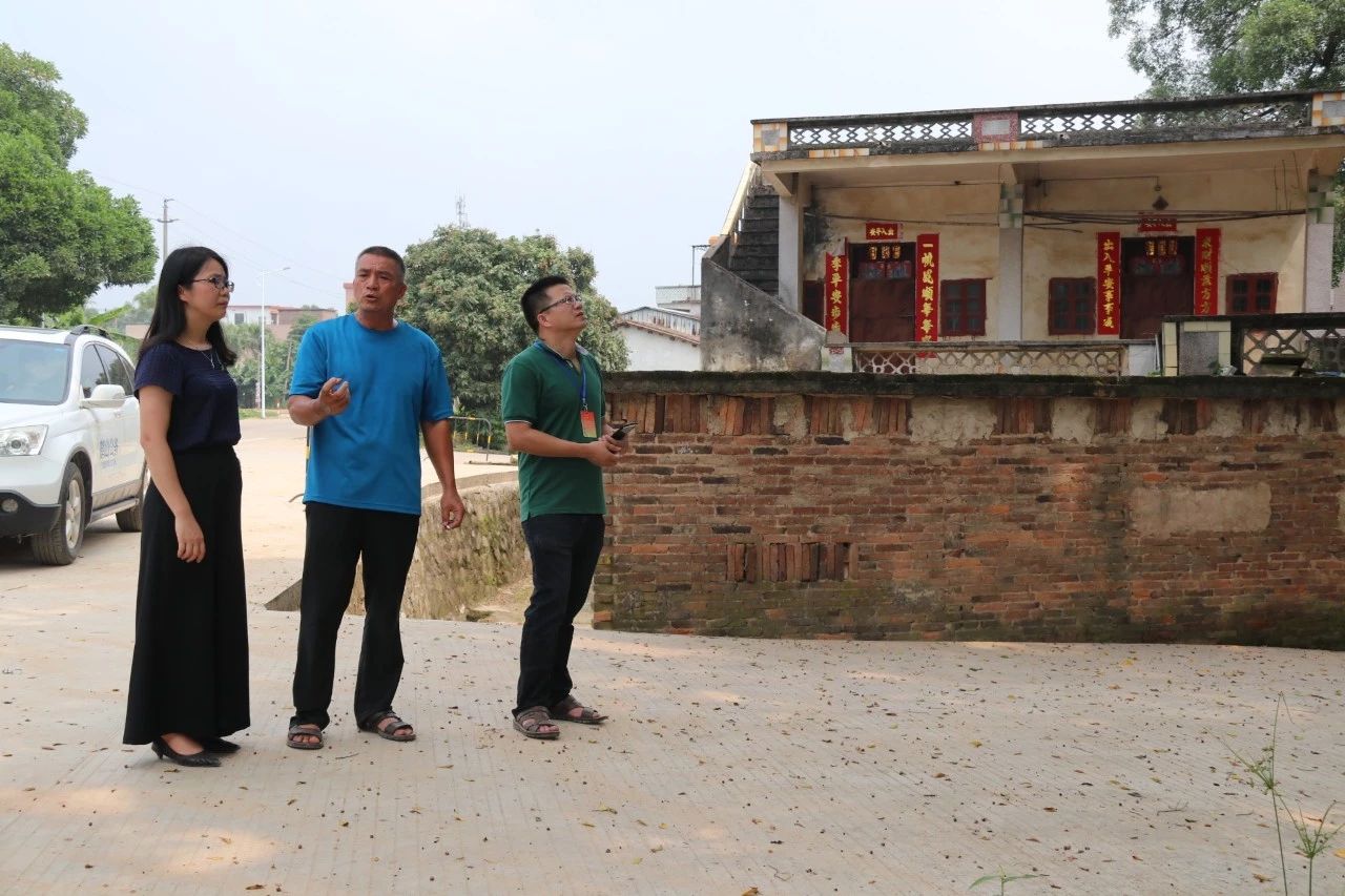 镇长吴小清调研污水处理及三清三拆三整治工