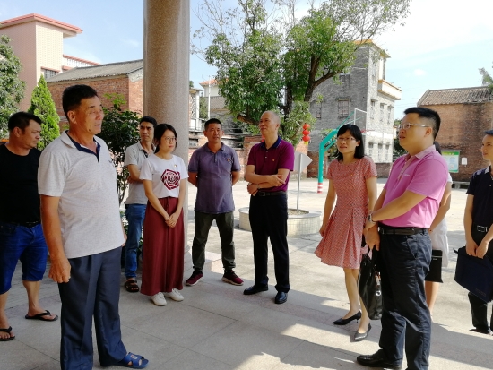 已处理15583374815771.调研组一行到古劳镇新星洛社村民小组党支部深入了解村民小组党支部规范化建设情况.jpg