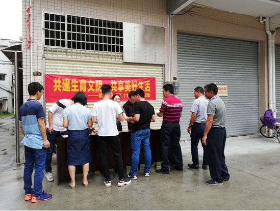 鹤城镇人口_城镇人口比重图片
