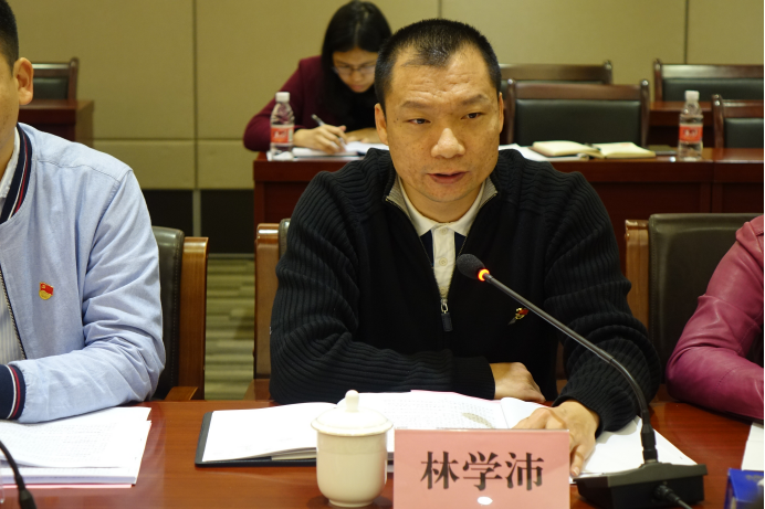 沙坪街道党政领导班子在民主生活会上,大家这