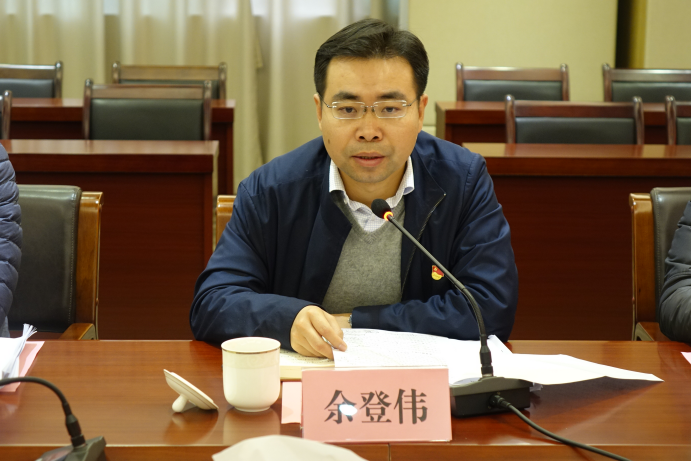 沙坪街道党政领导班子在民主生活会上,大家这