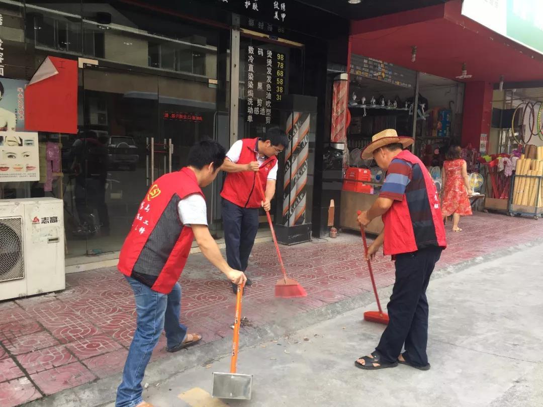 党员干部当表率,创卫创文齐出力