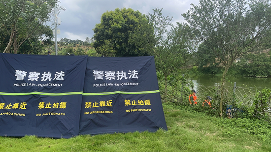 现场搭建临时“落水者”急救点.jpg