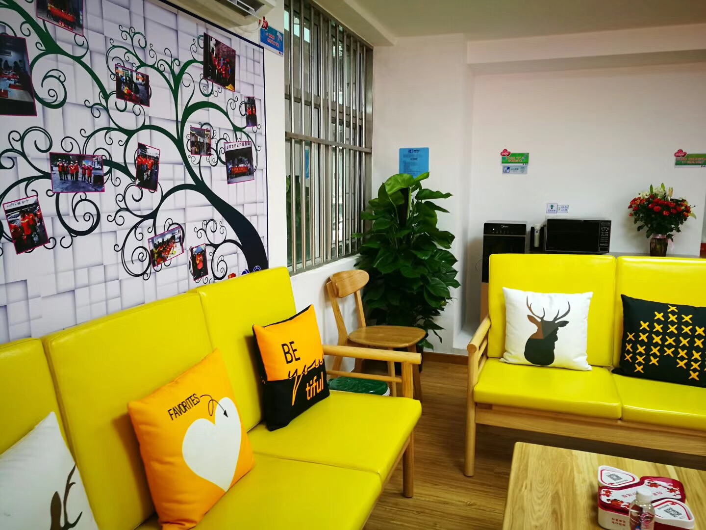 "爱心驿站"正式揭牌投入使用