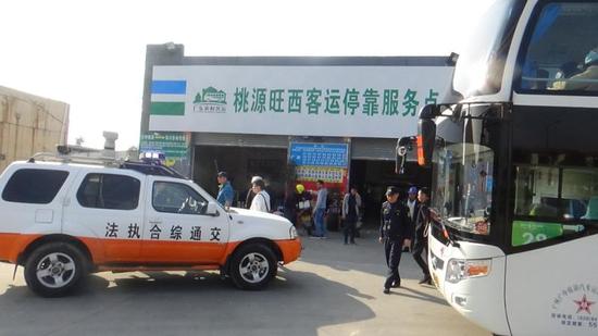 市交通运输局进一步加大了执法力度,整合4组执法队伍,强化对出租车